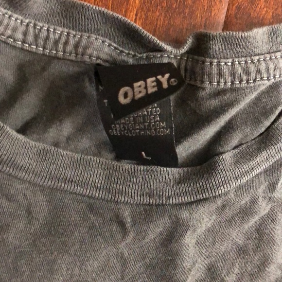 Obey T-SHIRT Graffiti - Picture 2 of 3